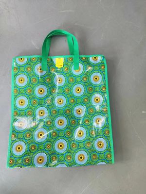Saco de compras em papel laminado impresso de design colorido reciclável