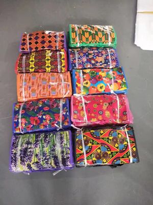 Sacos de compras personalizados em PP com dobradiça dupla, fechamento de botão e fecho de fecho em cores vibrantes